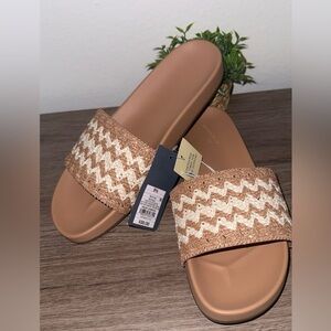 Universal Thread Tan and Cream Woven Slide Sandals